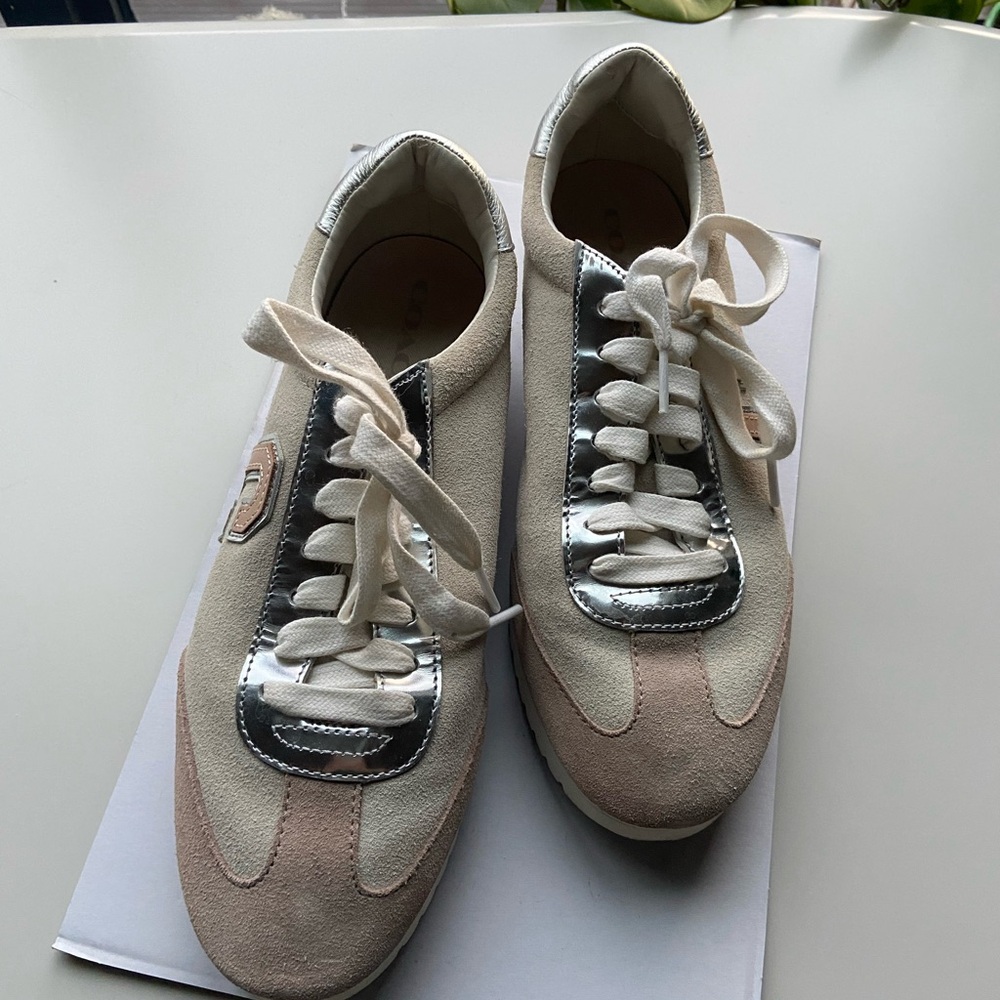 Vintage GUC Coach Ian Chalk/Silver Metallic Suede Sneakers